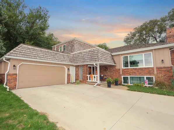 4905 Evergreen Ln, Sioux City, IA 51106