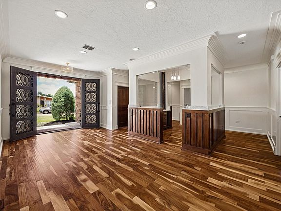 4th image of 4211 Marlborough Dr