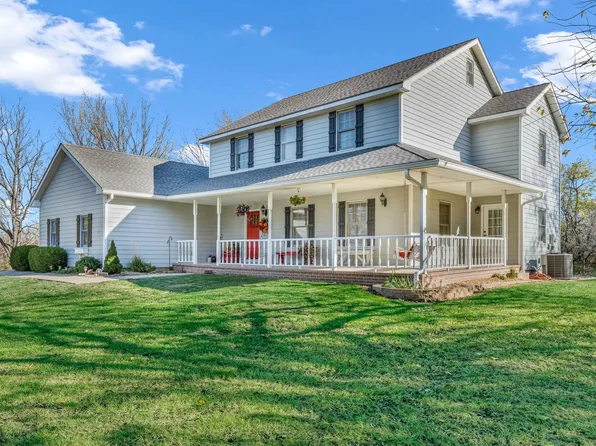 4542 SE Berryton Rd, Berryton, KS 66409