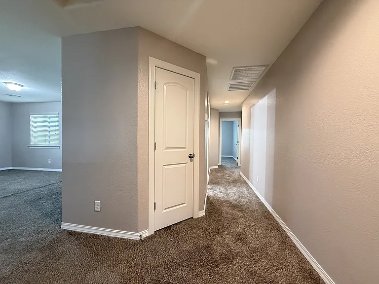 1028 Flyer Pl — Photo 35