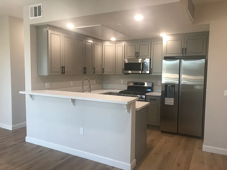 5120 Cahuenga Blvd #103 — Photo 33