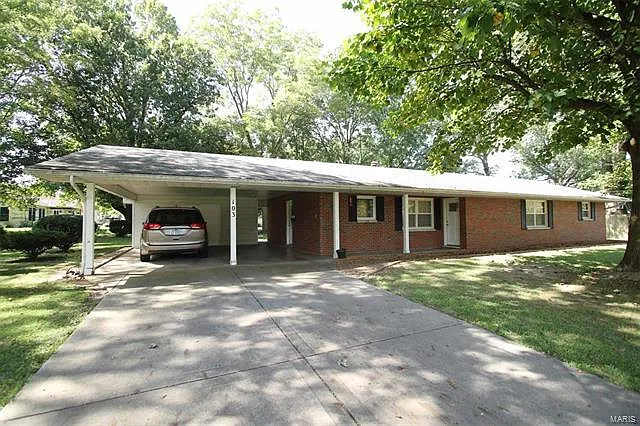 103 Newport Dr photo 1