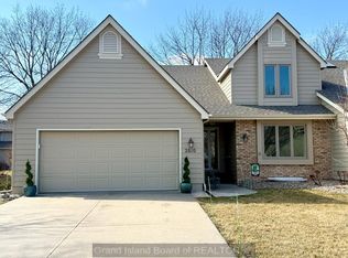 2810 Brentwood Blvd, Grand Island, NE 68801
