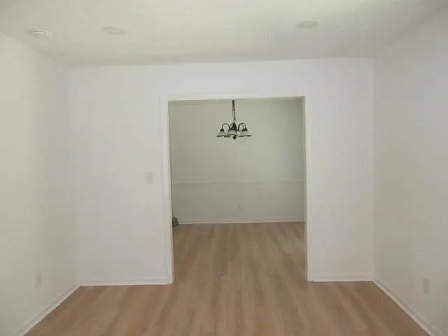 5450 Brookview Dr — Photo 11