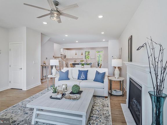 5th image of 45714 N Maxine Way