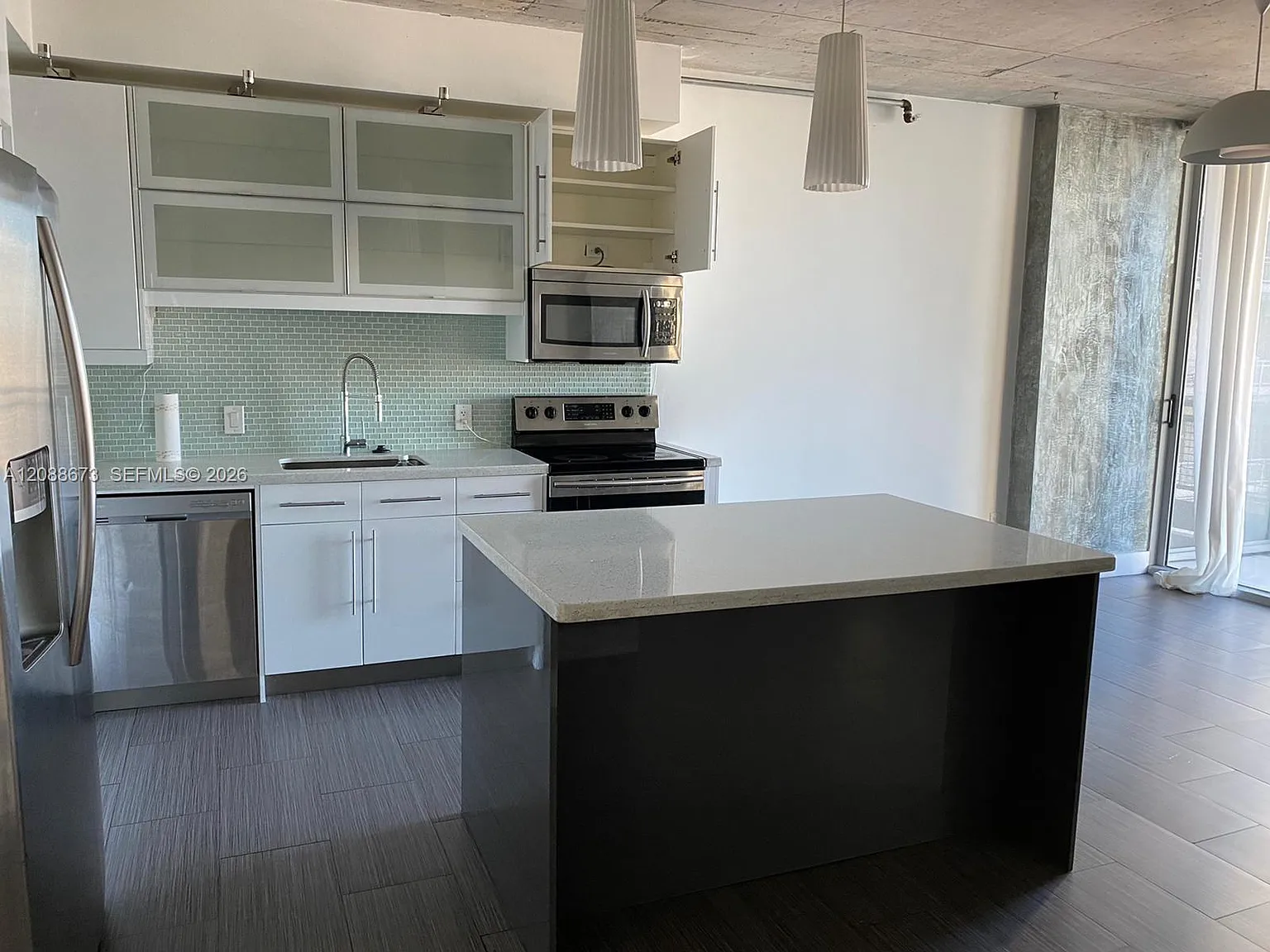 Neo Vertika Condo — Photo 2