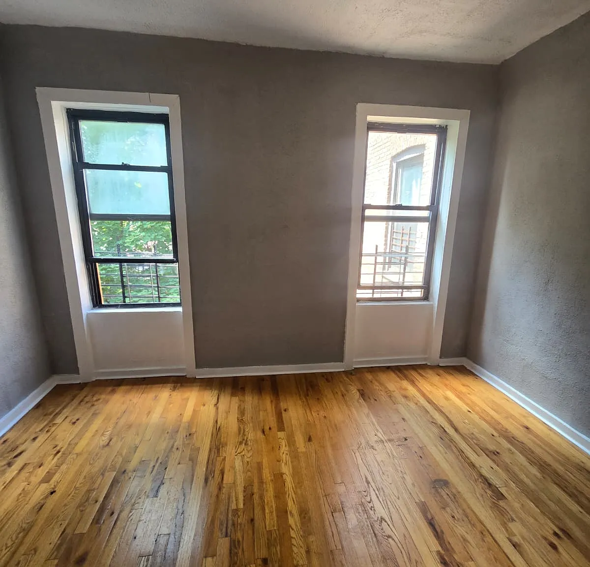 3 bed, $2,100 — Photo 3