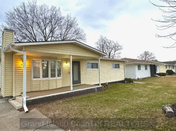 2312 N Custer Ave, Grand Island, NE 68803
