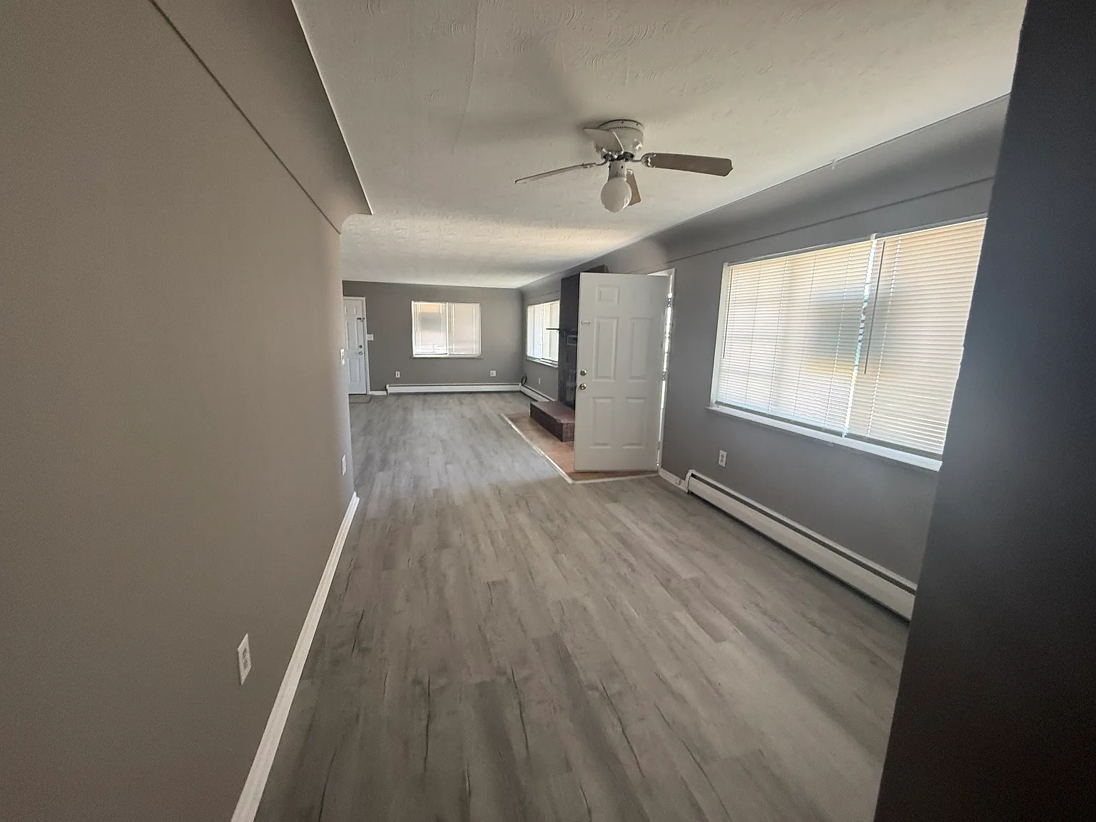 3 bed, 1.5 bath, 938 sqft, $2,895 — Photo 4