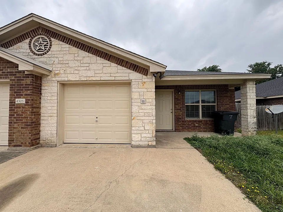 4305 Cambridge Dr