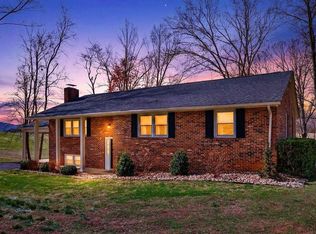 933 Ladd Rd, Waynesboro, VA 22980