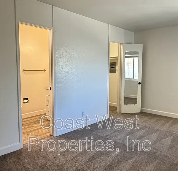 381 Oak Ave #5 — Photo 12