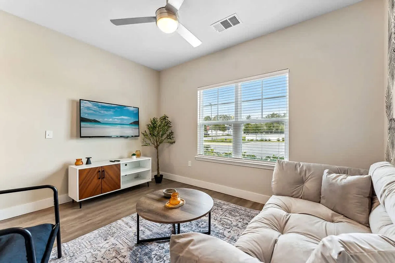 1 bed, 1.0 bath, $3,375 — Photo 3