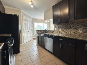 7800 Point Meadows Dr