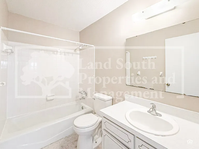 1703-B S King Ave #1701A-1707B — Photo 11