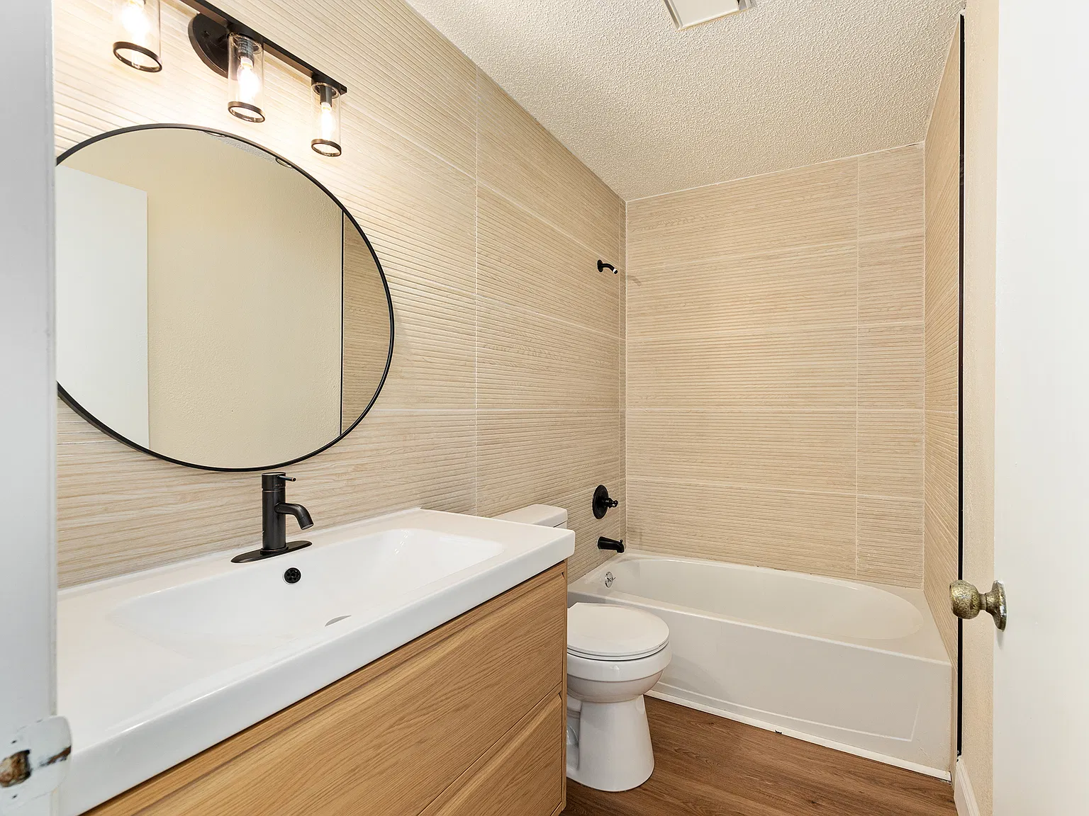 2 bed, 854 sqft, $1,150 — Photo 1