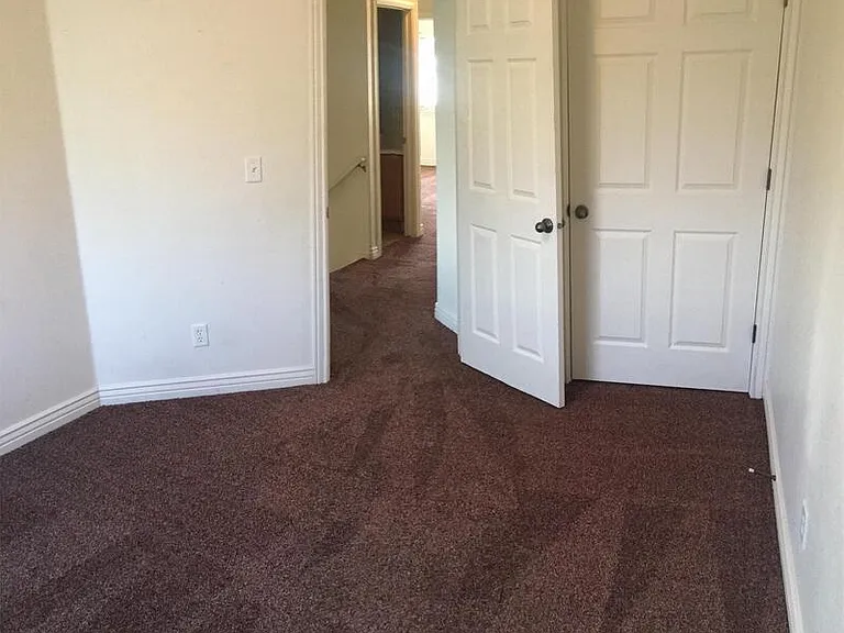 196 N 530th St E — Photo 16