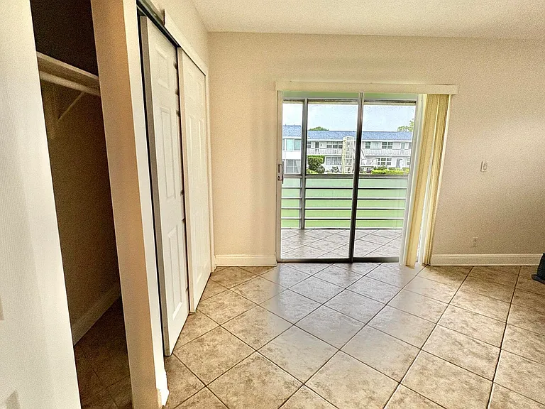 48 Bedford Ct #B — Photo 3