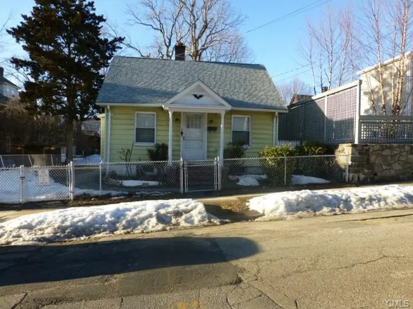 2 Sheridan St, Norwalk, CT 06854