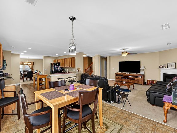 2nd image of 414 Glenmore Dr