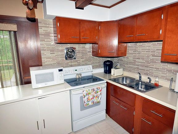 3rd image of 3069 Autumnridge Dr