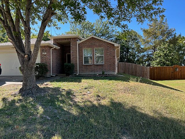 1st image of 1109 Willow Tree Dr