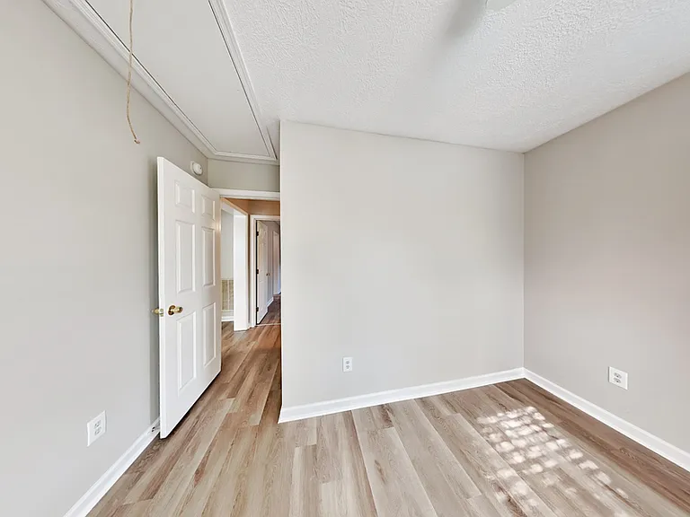 729 Cooper St SW — Photo 13