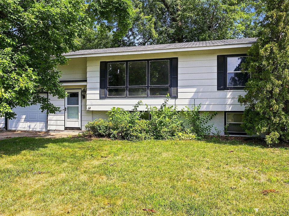 1st image of 3618 Pine Wood Dr NE