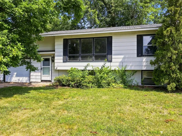 3618 Pine Wood Dr NE, Cedar Rapids, IA 52402