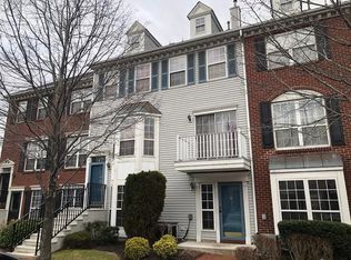 4 Cypress St #46O, Jersey City, NJ 07305