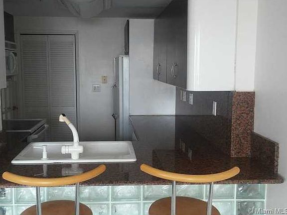 3rd image of 1581 Brickell Ave APT 708