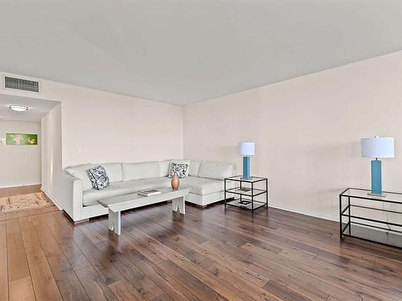 5th image of 529 S Flagler Dr APT 9H