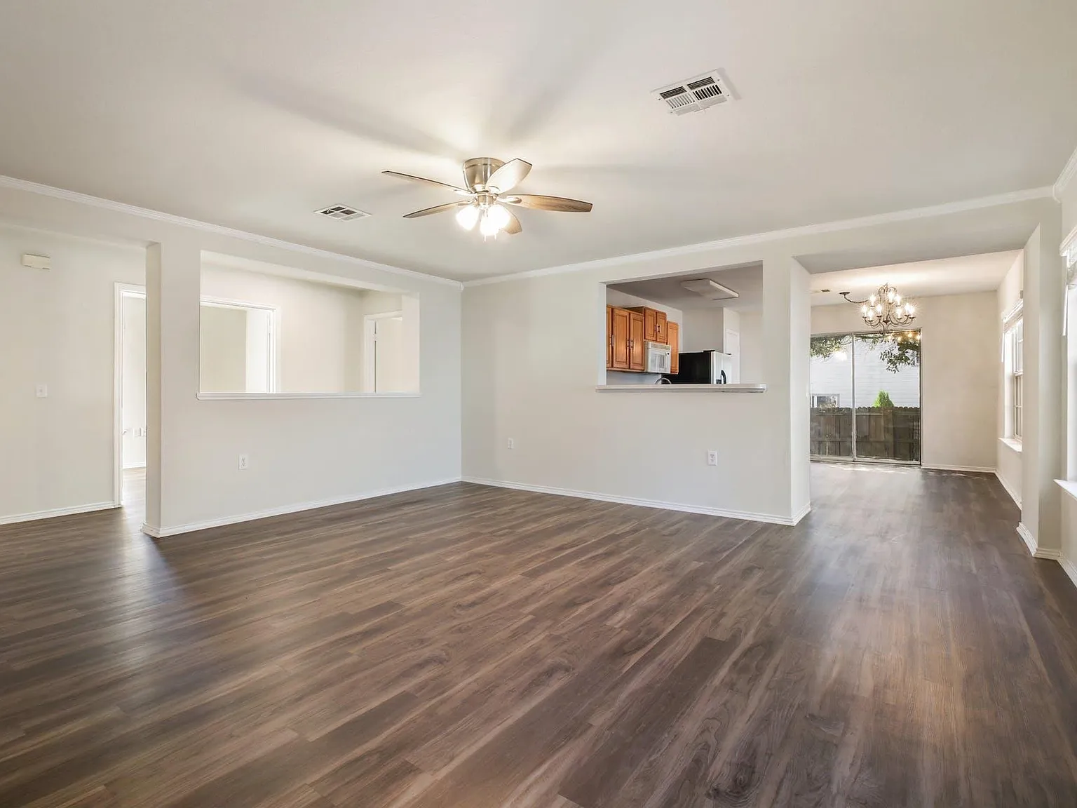 3 bed, 2.0 bath, 1566 sqft, $1,750 — Photo 2