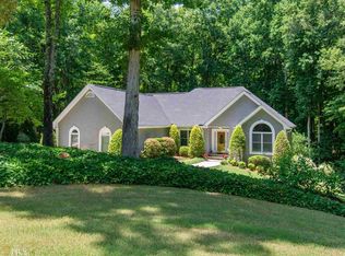 100 Indian Bluff Dr, Sharpsburg, GA 30277