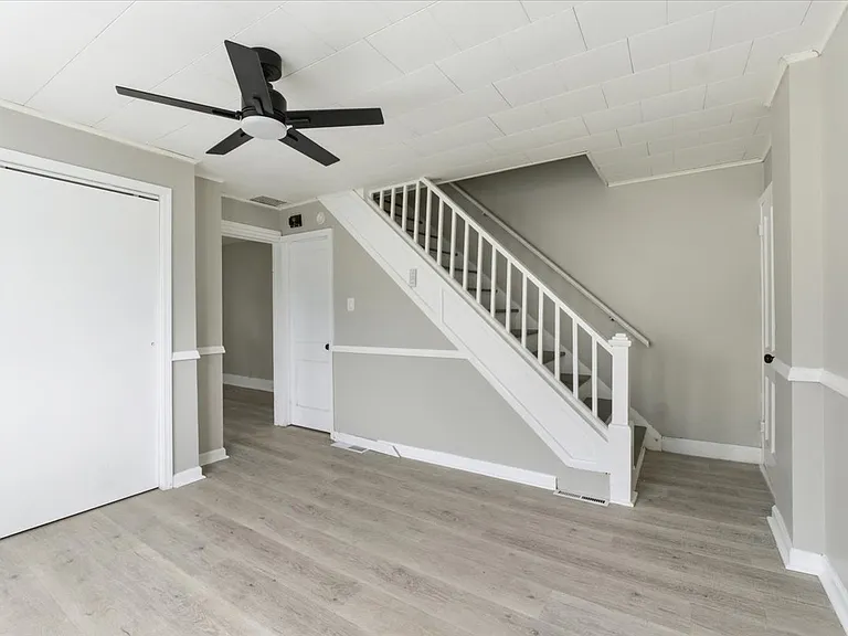 124 Wells St — Photo 2