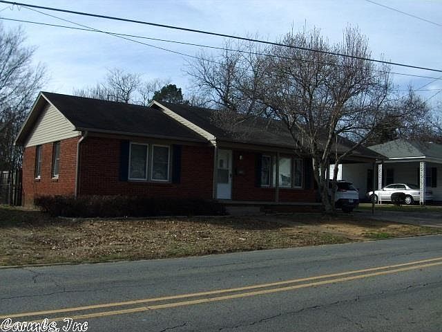 1st image of 1503 E Moore Ave