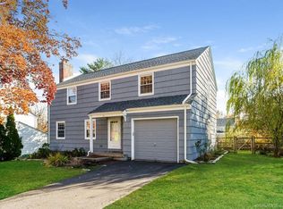 27 Chapman Rd, West Hartford, CT 06107