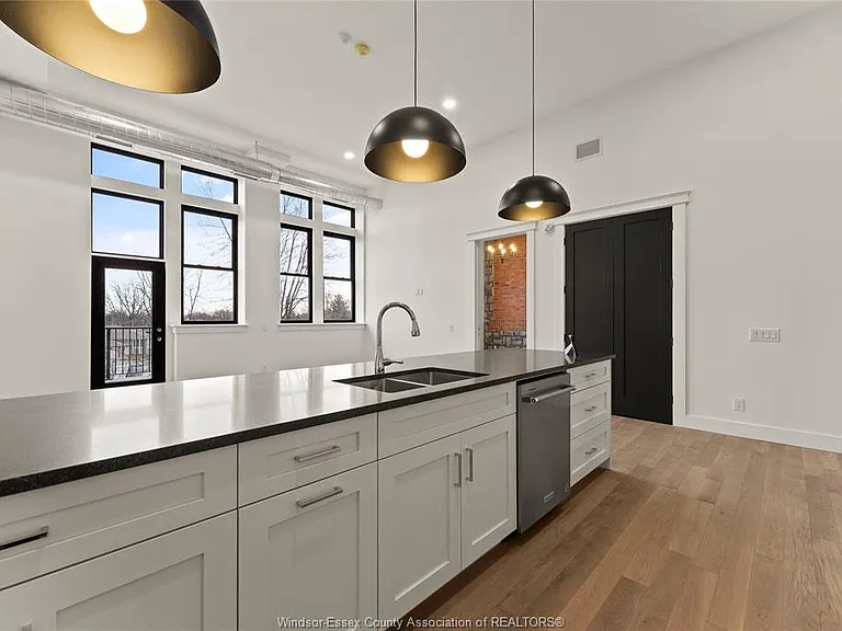 247 Brock St #303 — Photo 6
