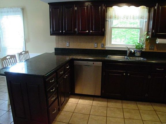 4th image of 1524 Kinnard Dr