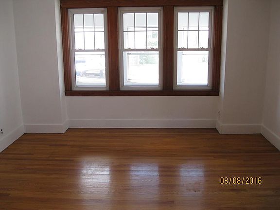 3rd image of 11 Weld Ave