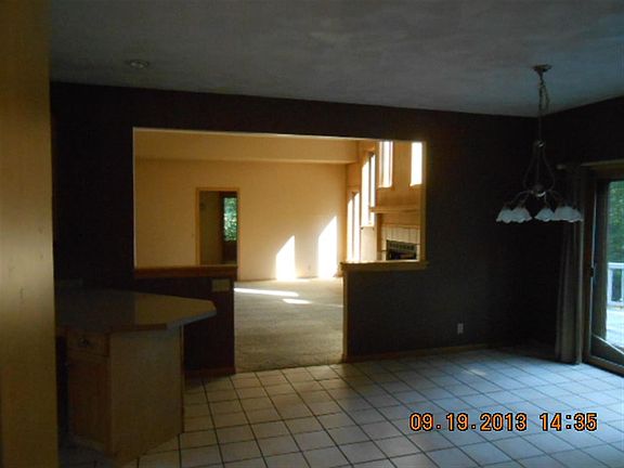 3rd image of 1807 W Interlochen Dr