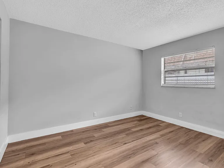 232 SE 9th Ave #2 — Photo 1
