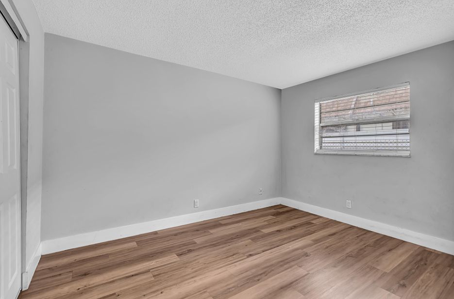 1st image of 232 SE 9th Ave #2