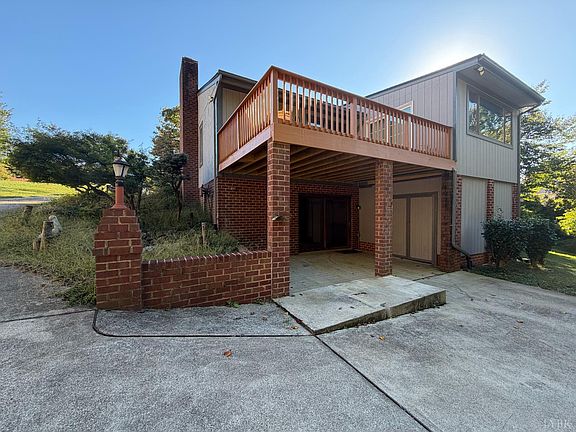 2nd image of 115 Lafayette Pl