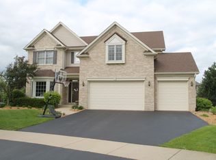 680 Avon Ct, Elburn, IL 60119