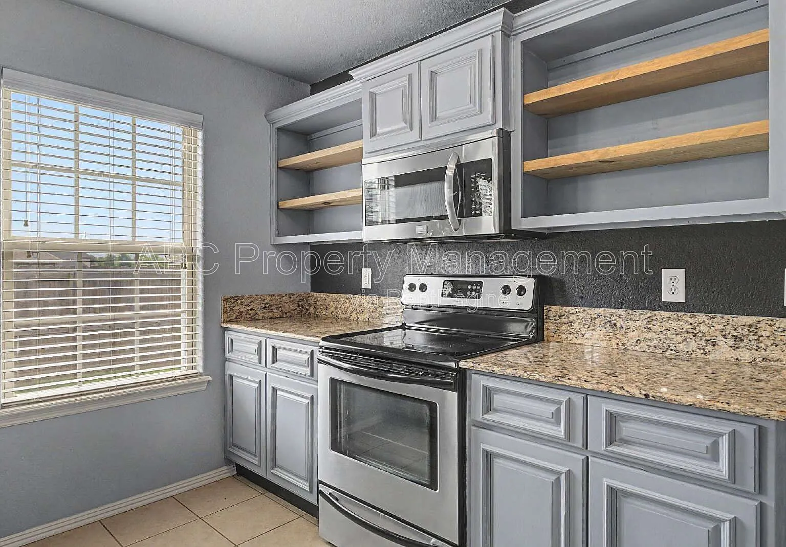 2 bed, 2.0 bath, 1028 sqft, $1,699 — Photo 2