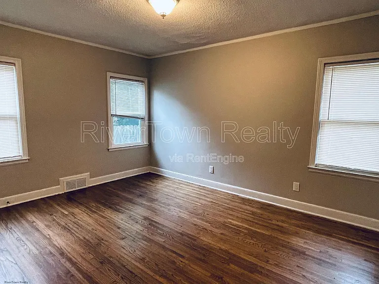 187 N Holmes St — Photo 5