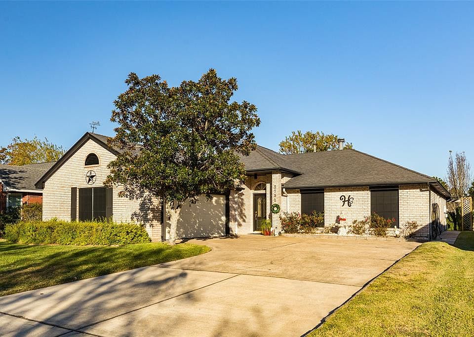 1st image of 2751 N Larkspur Cir