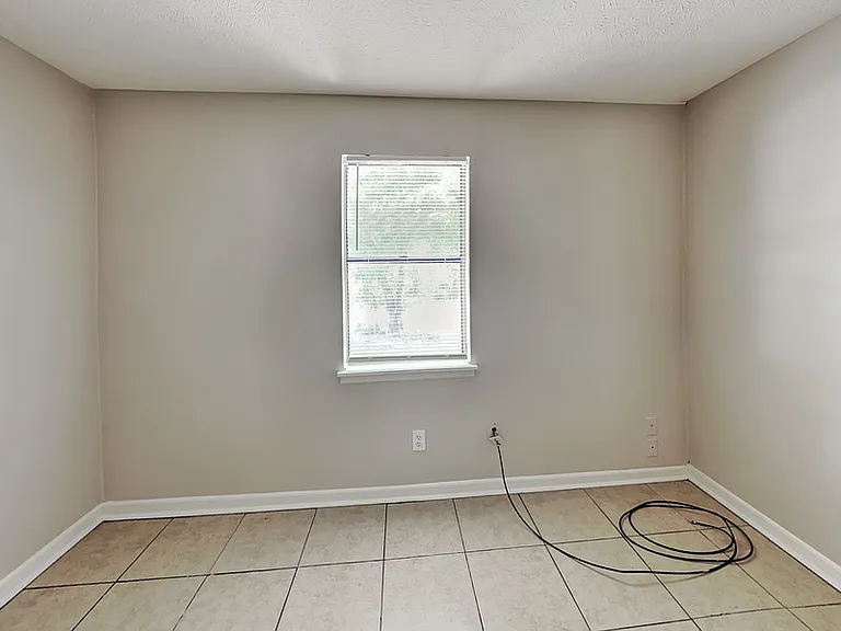 1289 Knoll Ct NW — Photo 6