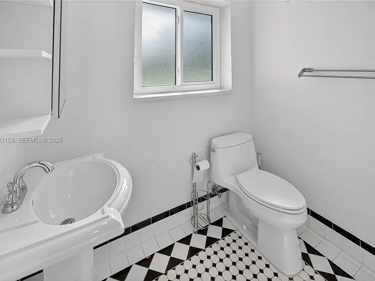 10025 NE 3rd Ave — Photo 31